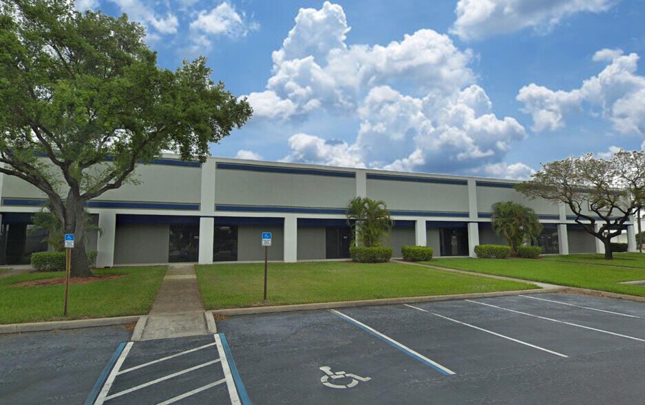 11701 NW 102nd Rd, Medley, FL for lease - Building Photo - Image 2 of 2