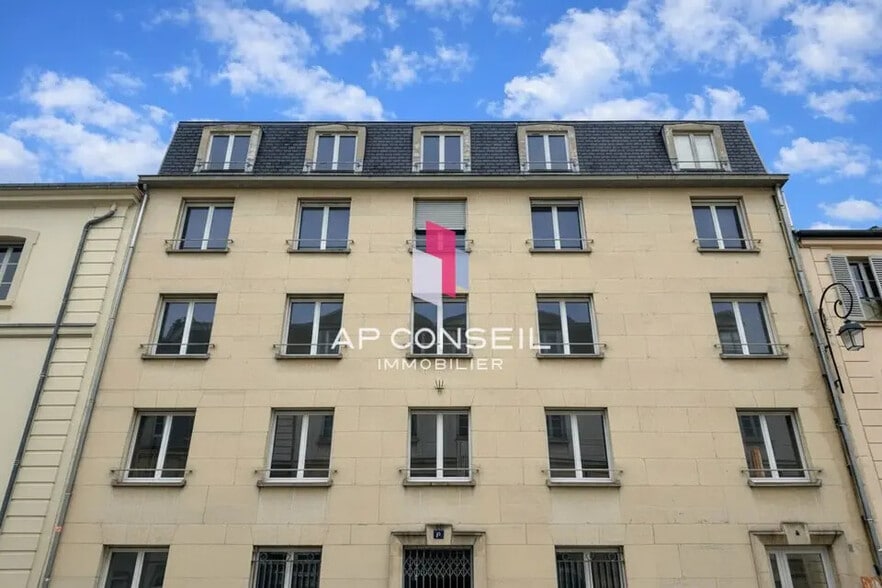 Office in Versailles for lease - Building Photo - Image 1 of 20