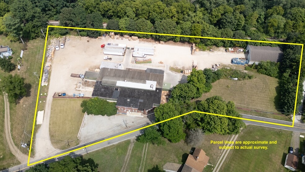 816 N Milan St, Canal Fulton, OH à vendre - Photo du bâtiment - Image 1 de 33