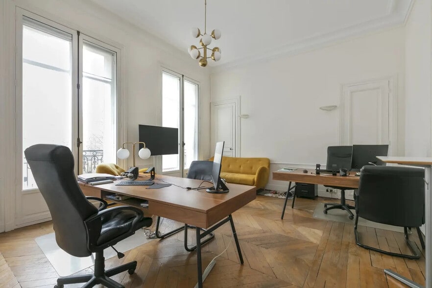 51 Rue Jean-Jacques Rousseau, Paris for sale - Building Photo - Image 3 of 10