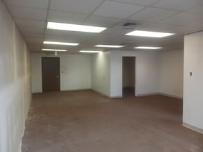 35 E Elizabeth Ave, Bethlehem, PA for lease Interior Photo- Image 2 of 4