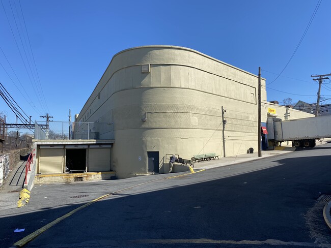 Plus de détails pour 555 E 242nd St, Bronx, NY - Industriel à louer