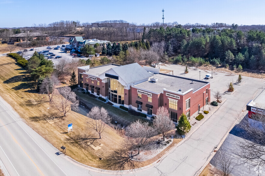 3700 Hillside Dr, Delafield, WI for sale - Primary Photo - Image 1 of 1