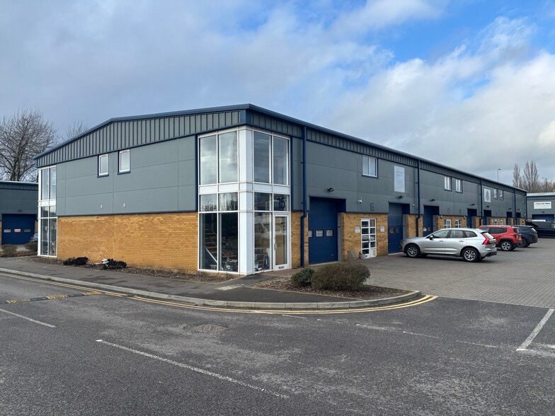 Chichester By Pass, Chichester for lease - Building Photo - Image 1 of 4