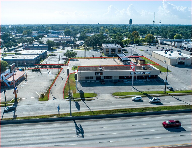 123 W Main St, Humble, TX à louer - Photo du bâtiment - Image 2 de 4