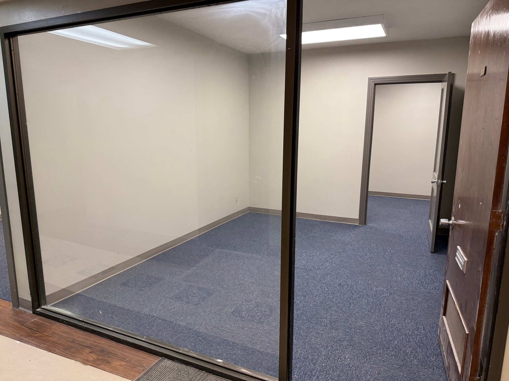 121 S Broadway Ave, Tyler, TX for lease Interior Photo- Image 1 of 3