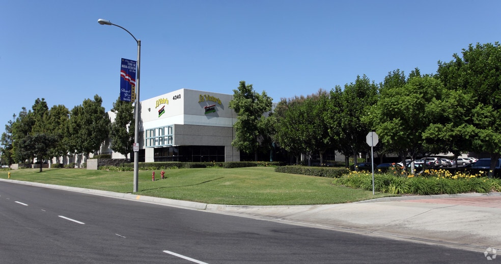 4340 Eucalyptus Ave, Chino, CA for lease - Primary Photo - Image 2 of 9