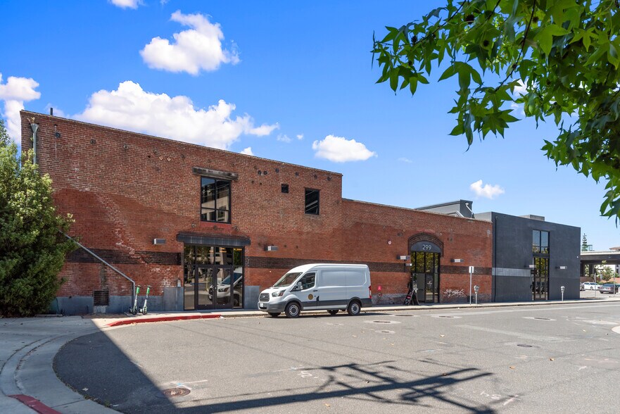 269-299 Bassett St, San Jose, CA à louer - Photo du bâtiment - Image 2 de 21