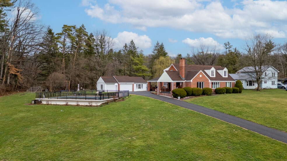 1329 Zion Rd, Bellefonte, PA à vendre - Photo du bâtiment - Image 3 de 8