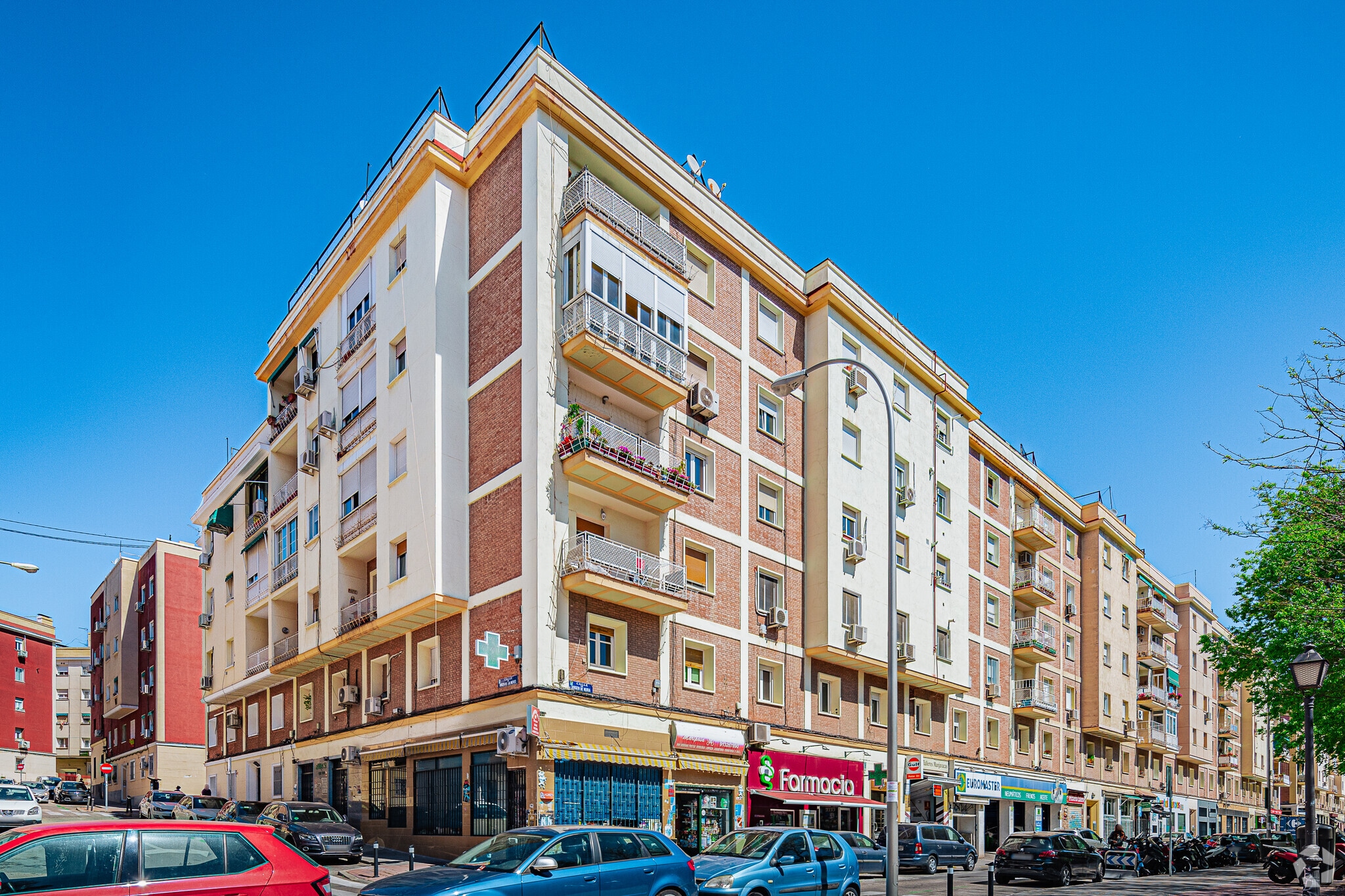 Calle de la Virgen de Nuria, 5, Madrid, Madrid for sale Primary Photo- Image 1 of 3