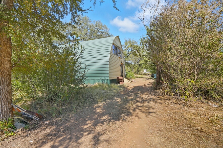 201 Deer Springs Loop, Burnet, TX for sale - Building Photo - Image 3 of 17