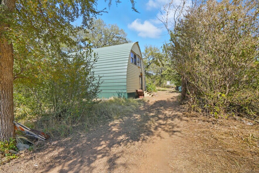 201 Deer Springs Loop, Burnet, TX à vendre - Photo du bâtiment - Image 3 de 17