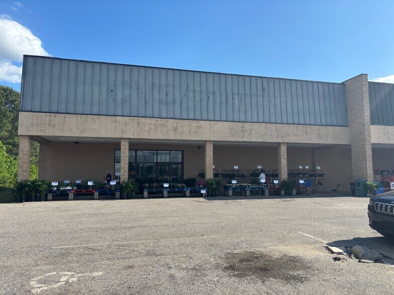 427-429 W McIntyre St, Mullins, SC for lease - Building Photo - Image 2 of 13