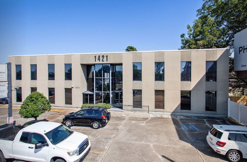 1421 N Causeway Blvd, Metairie, LA for lease - Primary Photo - Image 1 of 1