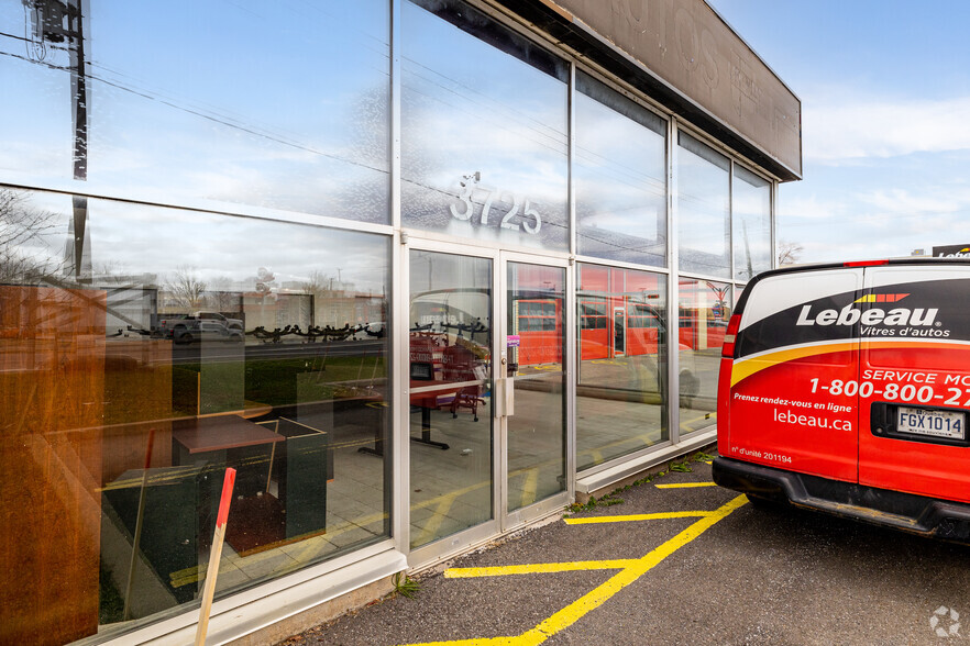 3725 Boul Taschereau, Longueuil, QC à louer - Photo du b timent - Image 3 de 4