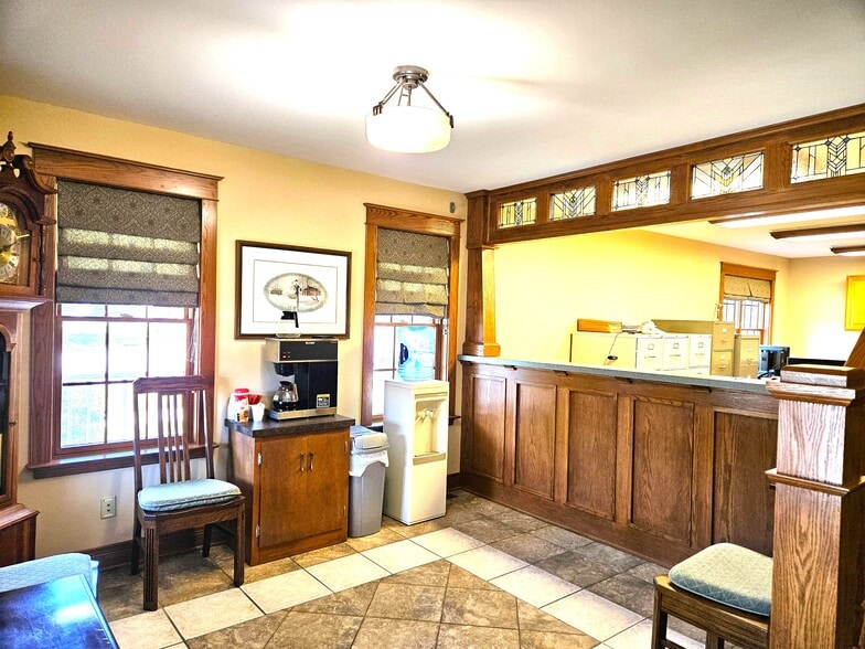 820 N Michigan Ave, Saginaw, MI à vendre - Photo du bâtiment - Image 2 de 23
