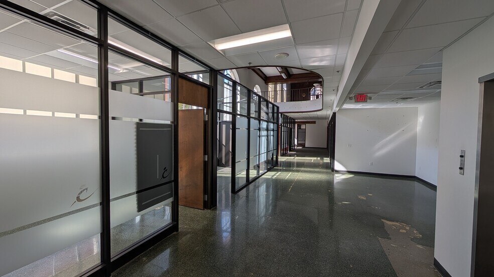 460 S Saginaw St, Flint, MI à louer - Photo du bâtiment - Image 2 de 19