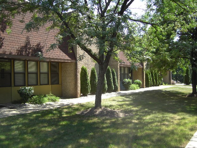 51 Everett Dr, West Windsor, NJ à louer - Photo du bâtiment - Image 2 de 25