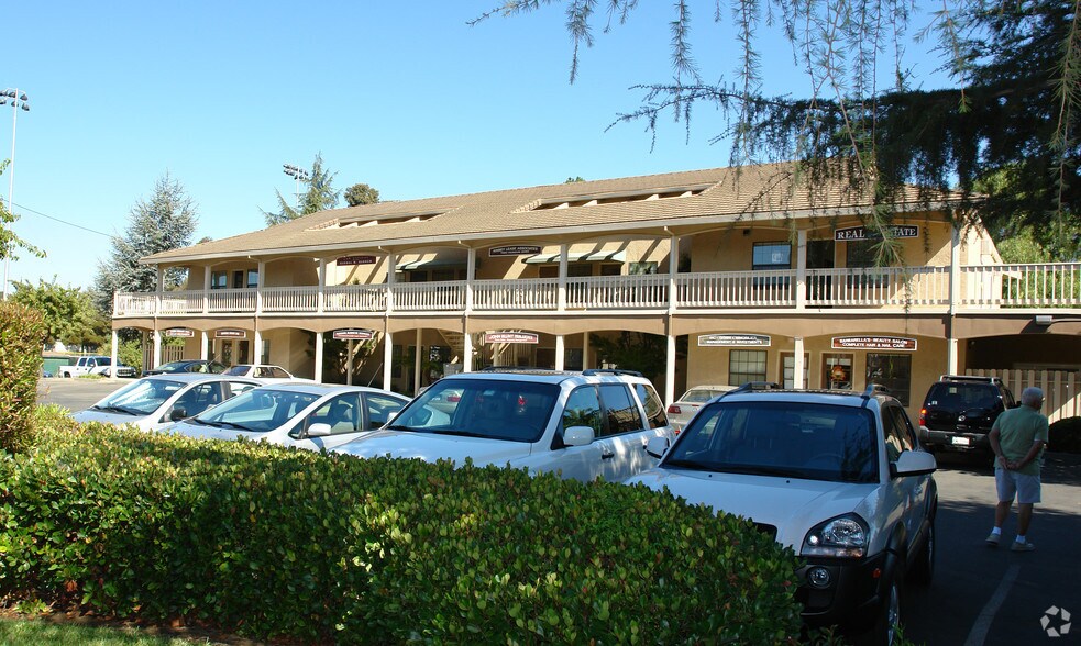 281 E H St, Benicia, CA à louer - Photo du bâtiment - Image 1 de 7