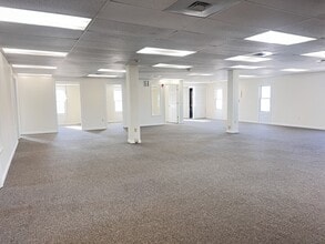 724 Boston Post Rd, Madison, CT for lease Interior Photo- Image 1 of 12