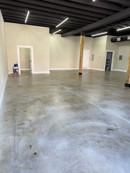 419 4th St NW, Attalla, AL for sale - Interior Photo - Image 3 of 6