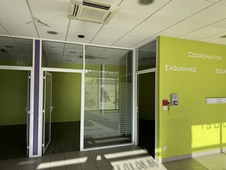 Retail in Bordeaux for sale - Building Photo - Image 2 of 7