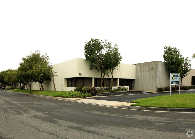 331 W Levers Pl, Orange, CA for lease - Primary Photo - Image 1 of 4