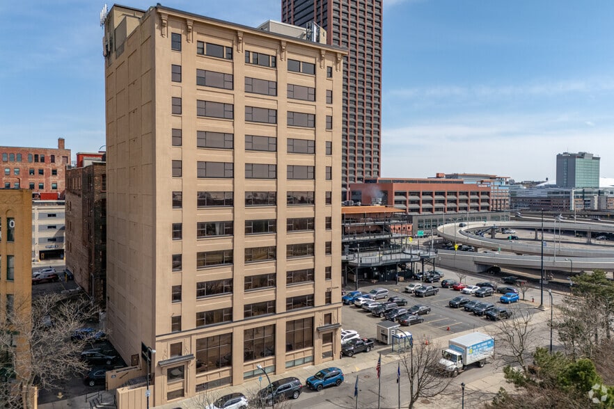 37 Franklin St, Buffalo, NY for lease - Primary Photo - Image 1 of 22