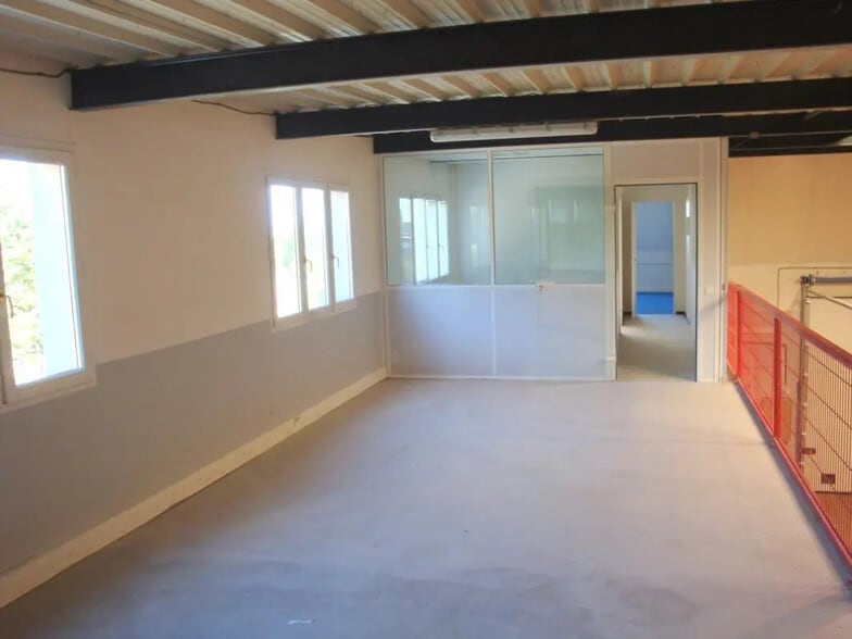 Bureau dans Conflans-Sainte-Honorine à louer - Photo intérieure - Image 2 de 6