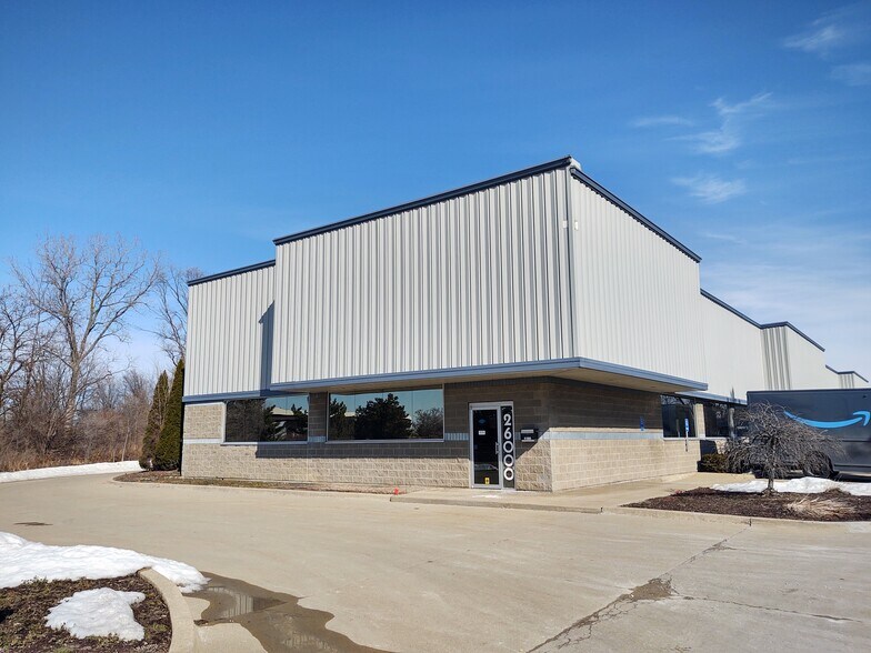 26000-26200 Mound Rd, Warren, MI à louer - Photo du bâtiment - Image 2 de 7
