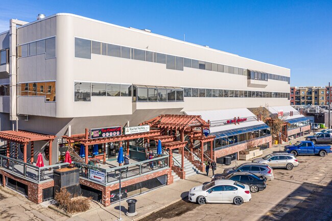 Plus de détails pour 10328 81st Ave, Edmonton, AB - Bureau à louer