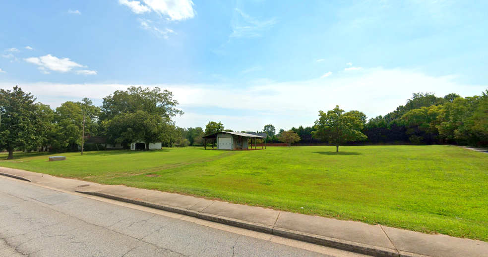 2304-2404 Woodruff Rd, Simpsonville, SC for sale - Building Photo - Image 2 of 5