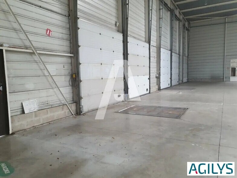 Industriel dans Lisses à louer - Photo intérieure - Image 3 de 9