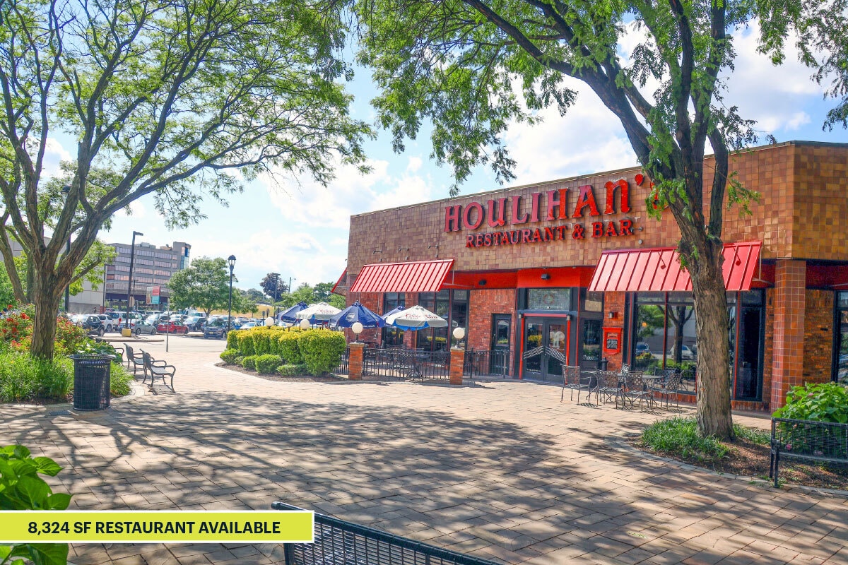 700 Plaza Dr, Secaucus, NJ for lease Building Photo- Image 1 of 2