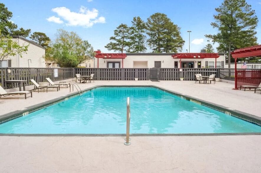 3901 Northside Dr, Macon-Bibb, GA à vendre - Photo du bâtiment - Image 2 de 32
