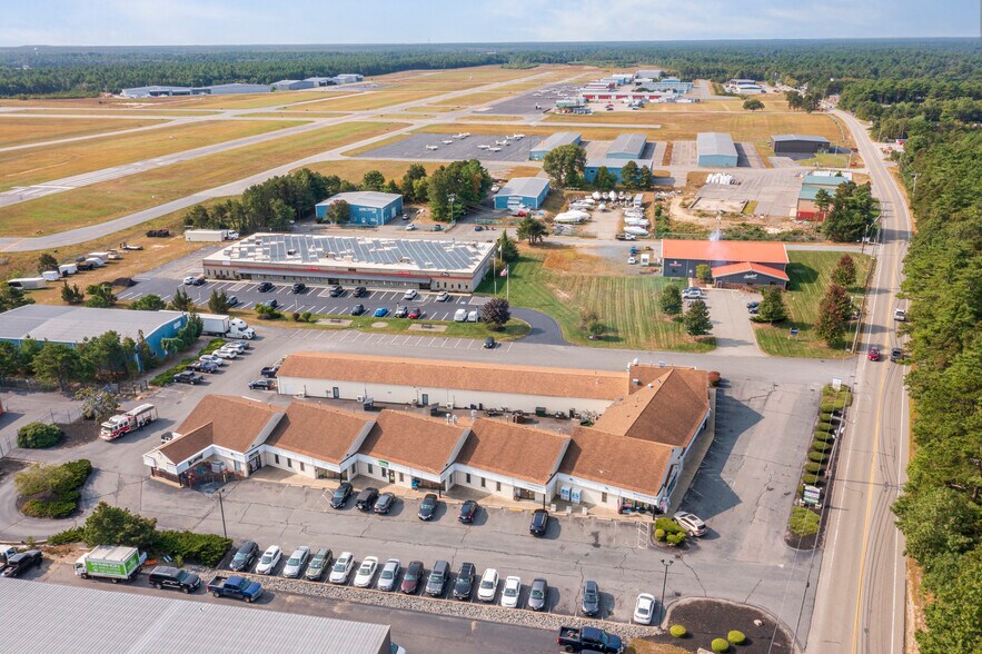 202 S Meadow Rd, Plymouth, MA à vendre - Photo du bâtiment - Image 3 de 11