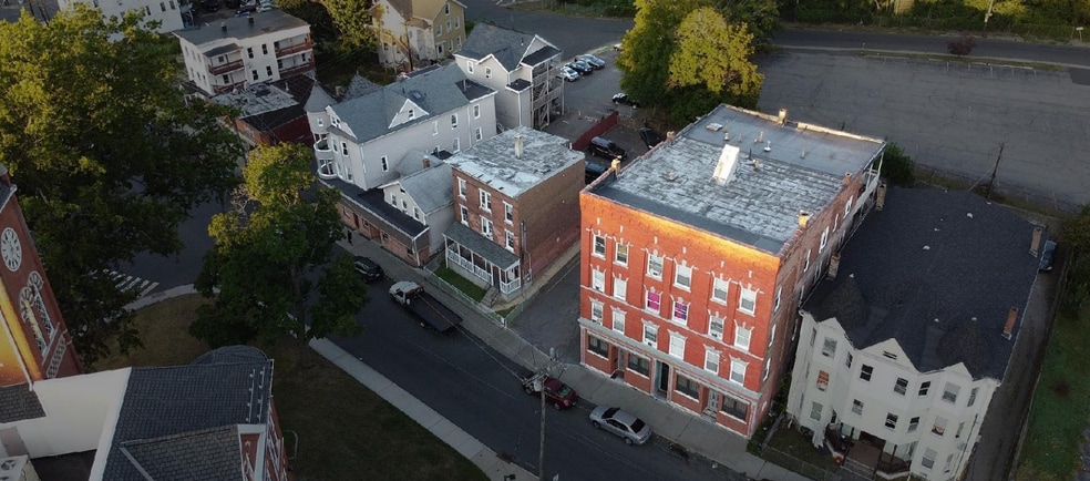 Brass City Portfolio portfolio of 6 properties for sale on LoopNet.ca - Building Photo - Image 2 of 16