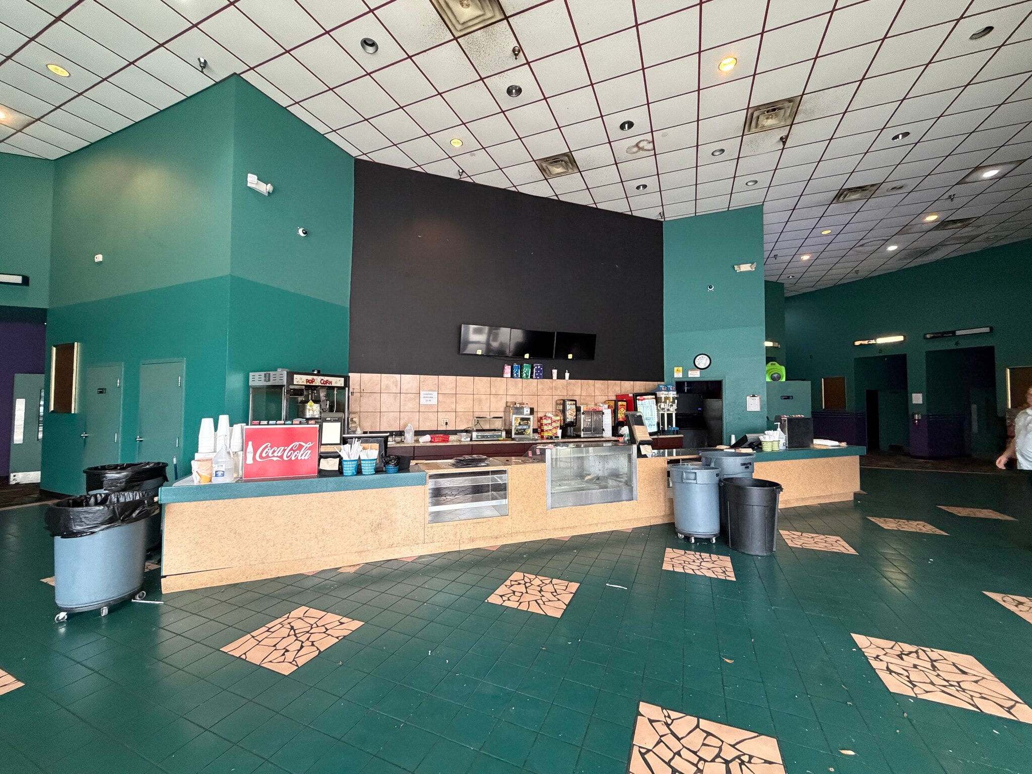 2019-2023 E Silver Springs Blvd, Ocala, FL for lease Interior Photo- Image 1 of 3