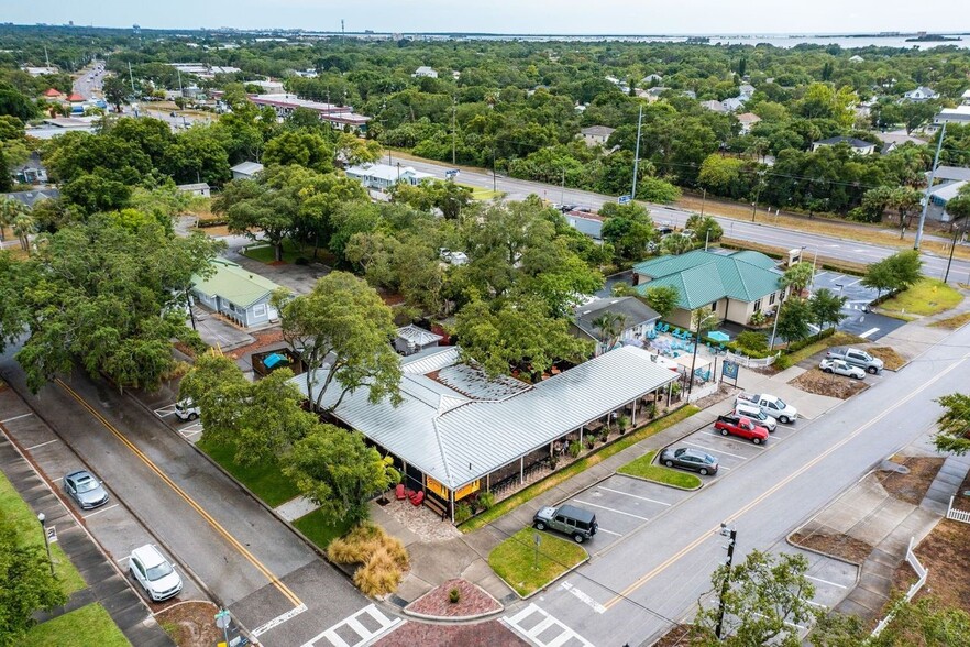 917 11th St, Palm Harbor, FL à vendre - Photo du bâtiment - Image 1 de 1