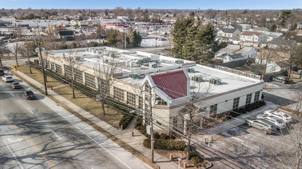 510-524 Old Country Rd, Plainview, NY à vendre - Photo du bâtiment - Image 1 de 1