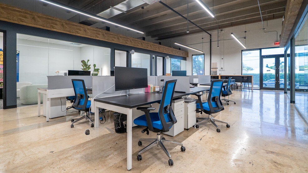 6380 NE 4th Ave, Miami, FL for lease - Interior Photo - Image 3 of 12