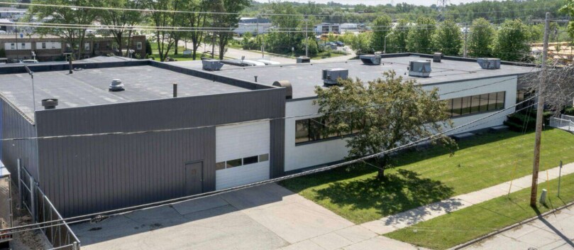 909 Blackstone Ave, Waukesha, WI à louer - Photo du bâtiment - Image 2 de 4