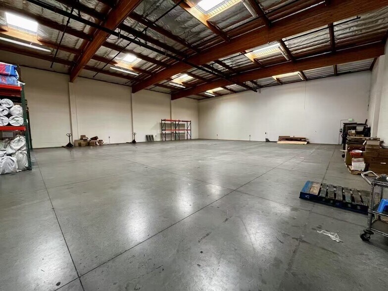 181 S E St, San Bernardino, CA à vendre - Photo du bâtiment - Image 3 de 15
