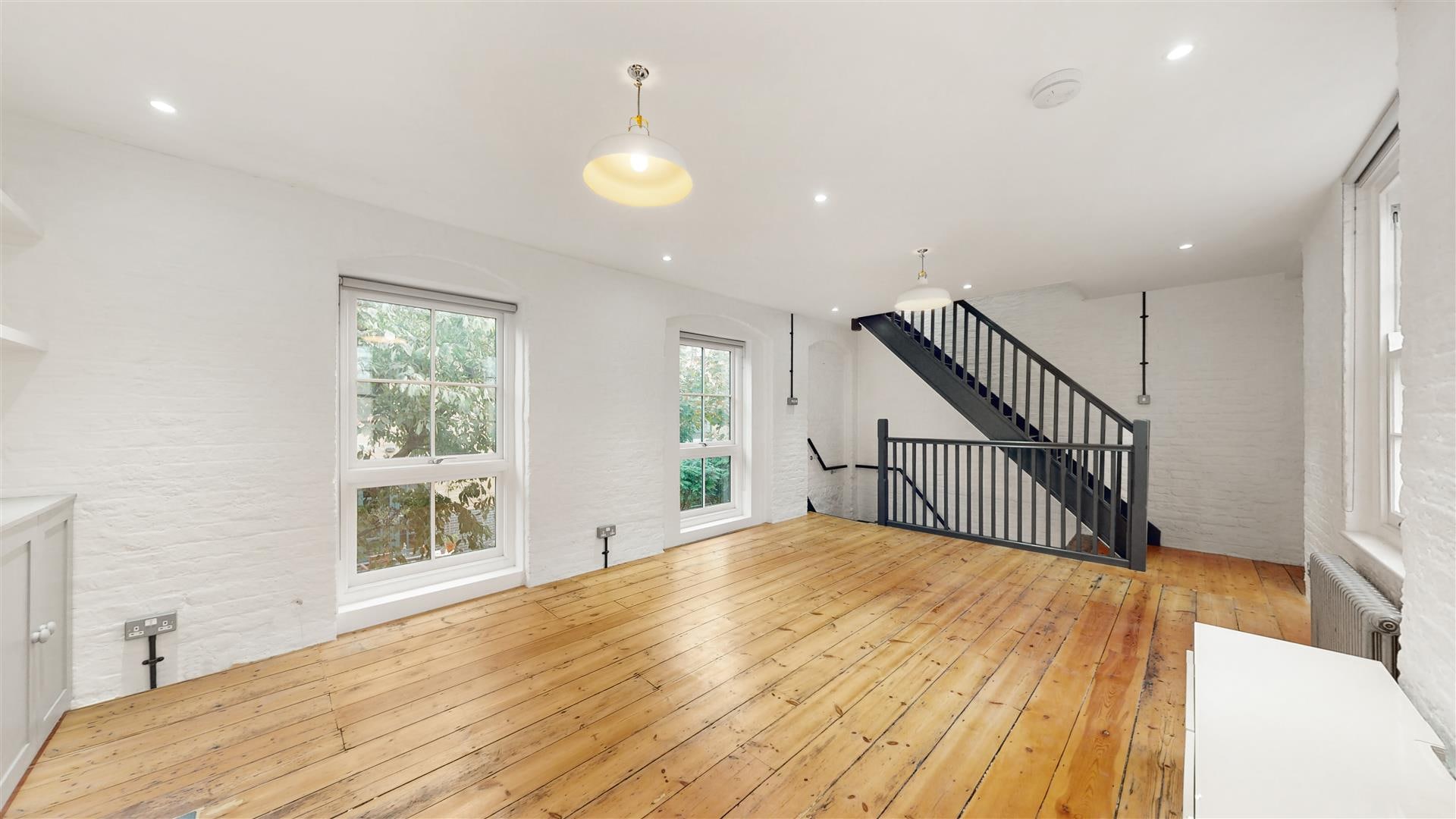 Padbury Ct, London for lease Interior Photo- Image 1 of 2