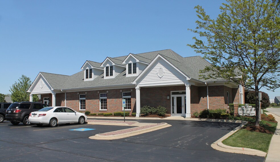 1303 Macom Dr, Naperville, IL à louer - Photo du bâtiment - Image 2 de 26