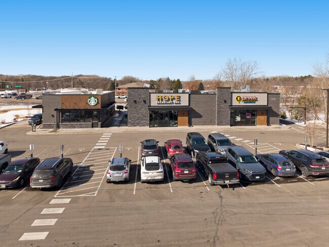 More details for 1940 Donegal Dr, Woodbury, MN - Retail for Sale