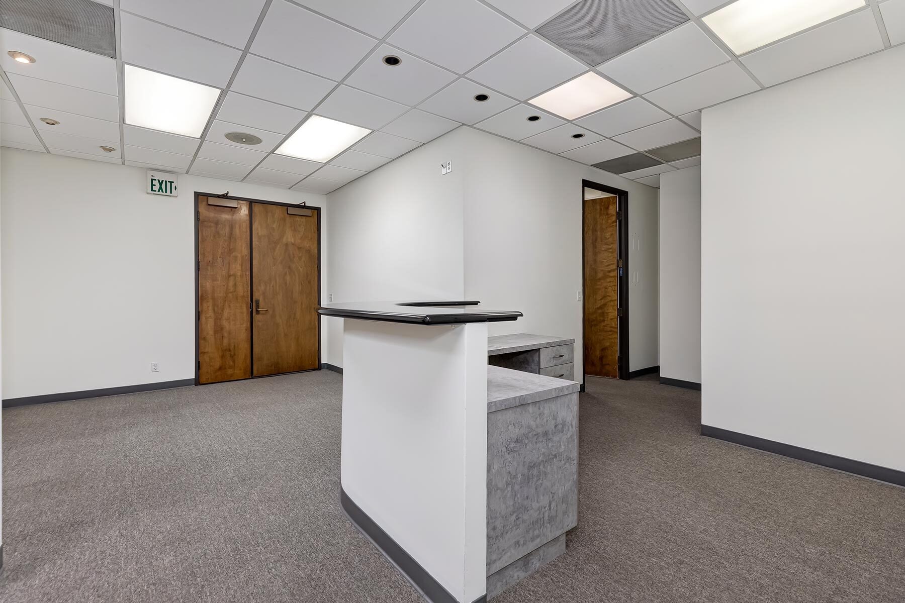 250 N Robertson Blvd, Beverly Hills, CA for lease Interior Photo- Image 1 of 8