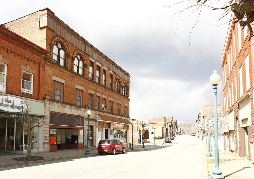 589-595 Mckean Ave, Donora, PA à vendre - Photo du bâtiment - Image 2 de 5