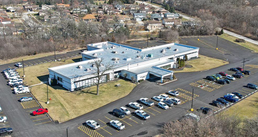 9050 W 81st St, Justice, IL for lease - Building Photo - Image 1 of 24