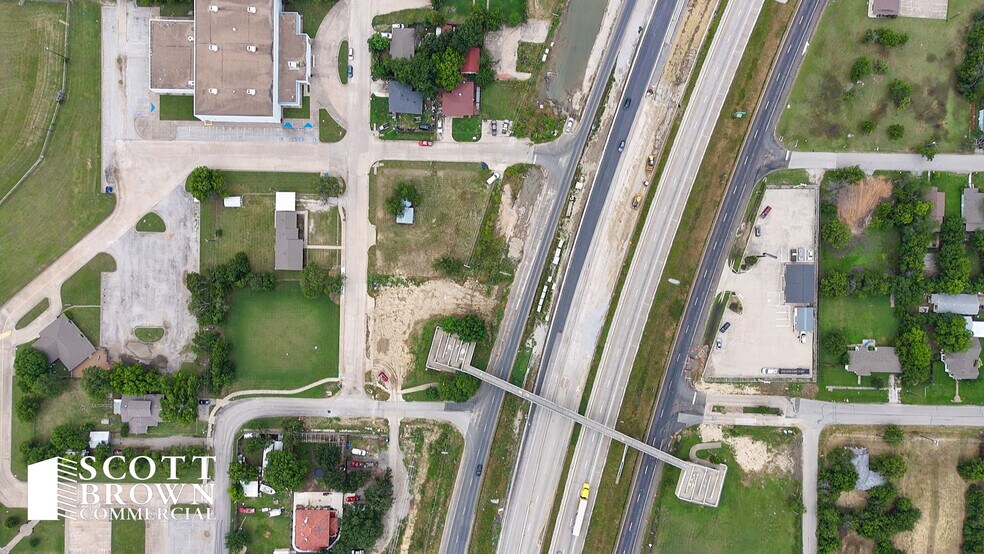 301 N Stemmons St, Sanger, TX à vendre - Photo du bâtiment - Image 3 de 5